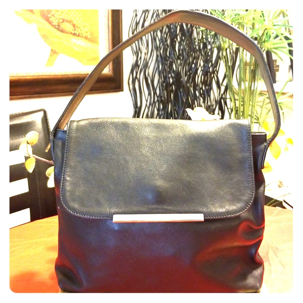 Black leather Dolce & Gabana purse